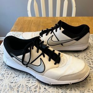 Used Men’s Nike Golf Shoes. Size 13.